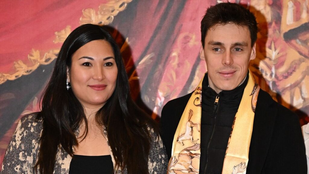 El nieto de Grace Kelly se viste como un príncipe en adorables fotos familiares