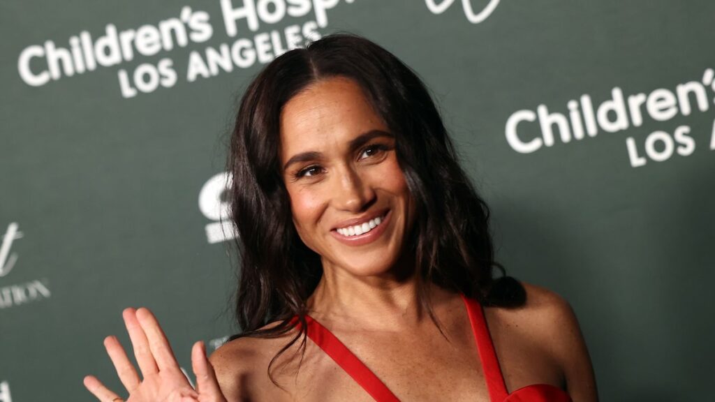 Meghan Markle comparte fotos de la infancia que revelan su cabello natural