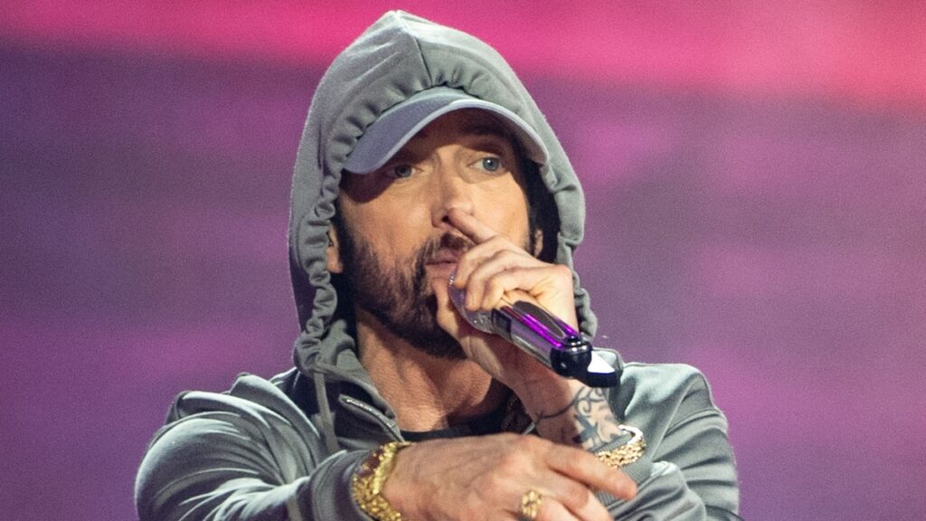 Hailie Jade comparte la primera foto de su hijo con un asentimiento especial al nombre del rapero