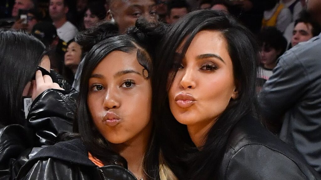 Kim Kardashian estaba celebrando la música del noroeste antes de los impactantes comentarios de Ye