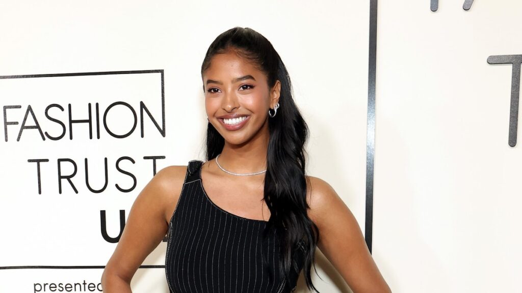 Natalia Bryant se ve glamorosa en el vestido de Jean Paul Gaultier y el collar de diamantes