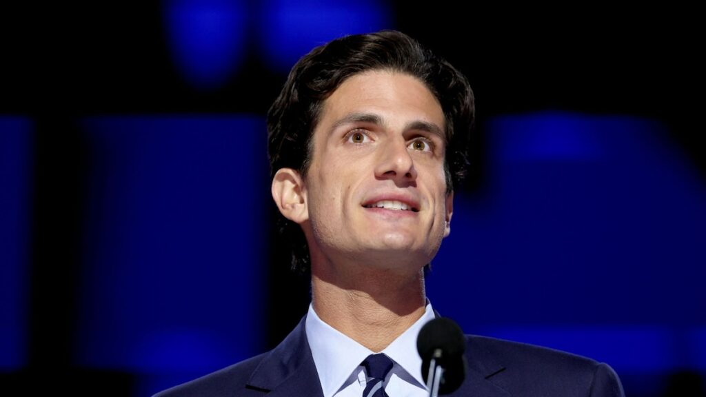 El nieto de JFK, Jack Schlossberg, boicotea la Gala Met