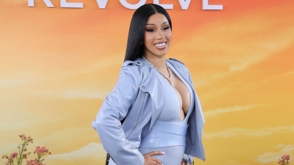 Cardi B brota sobre su nuevo novio semanas después de ser capturada con Stefon Diggs