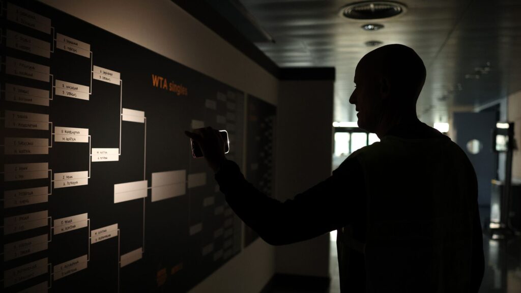 Blackout cancela los juegos, los jugadores comen a la luz de las velas