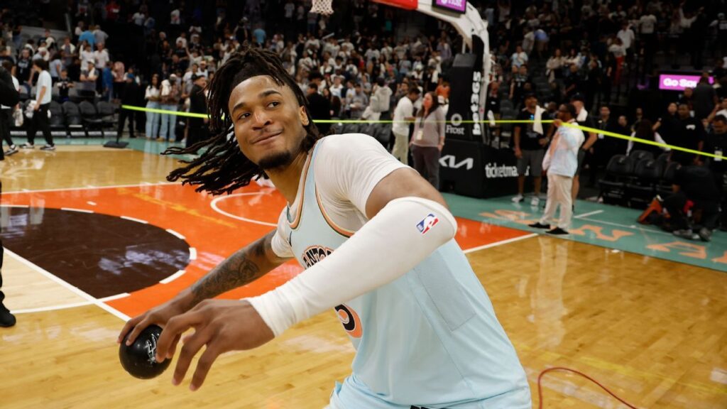 Castillo de Stephon, De Los Spurs Gana Premio A Novato del Año