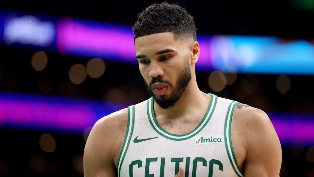 Celtics: Radiografía A Muñeca de Jayson Tatum Sale Negativa