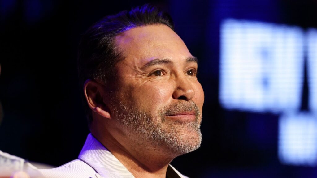 Oscar de la Hoya comparte cara post-láser mientras está en una cámara hiperbárica