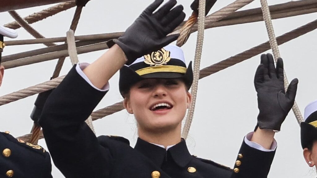 La princesa Leonor llega a Lima cuando el Juan Sebastián de Elcano se muele en Perú