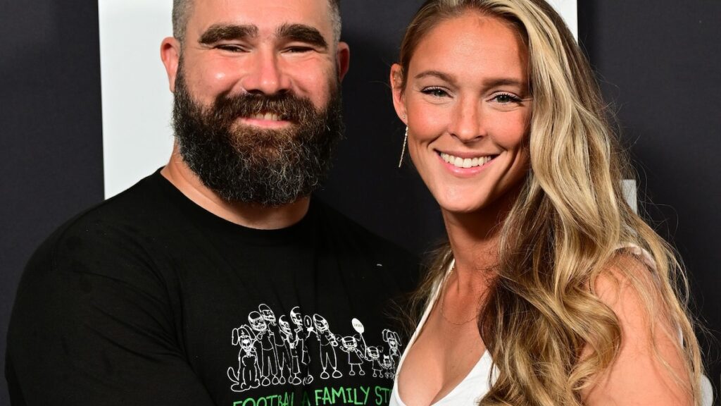 Kylie y Jason Kelce revelan que su bebé no tuvo un nombre durante 24 horas