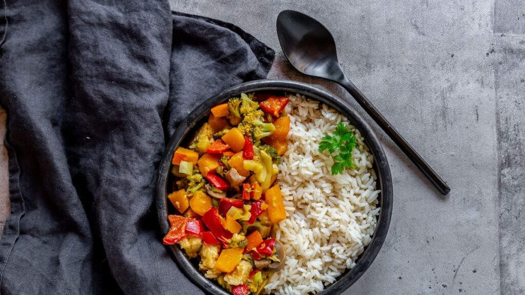 ¿Es seguro para comer arroz sobrante? Los expertos evalúan los riesgos