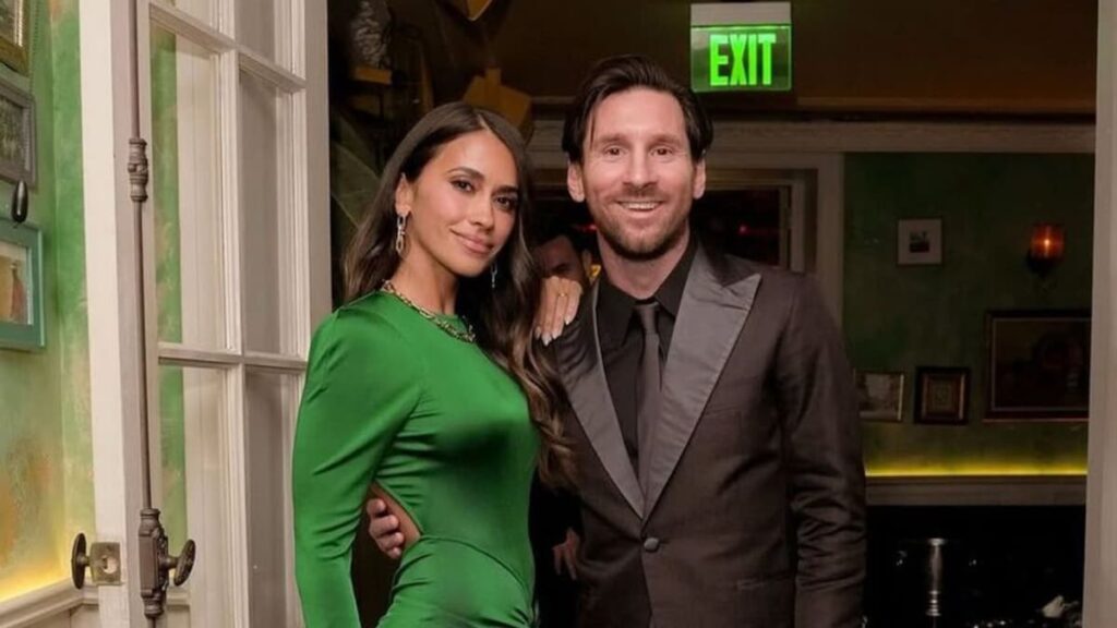 Antonela Roccuzzo aturde en un diseño de Victoria Beckham en la fiesta de cumpleaños de David Beckham