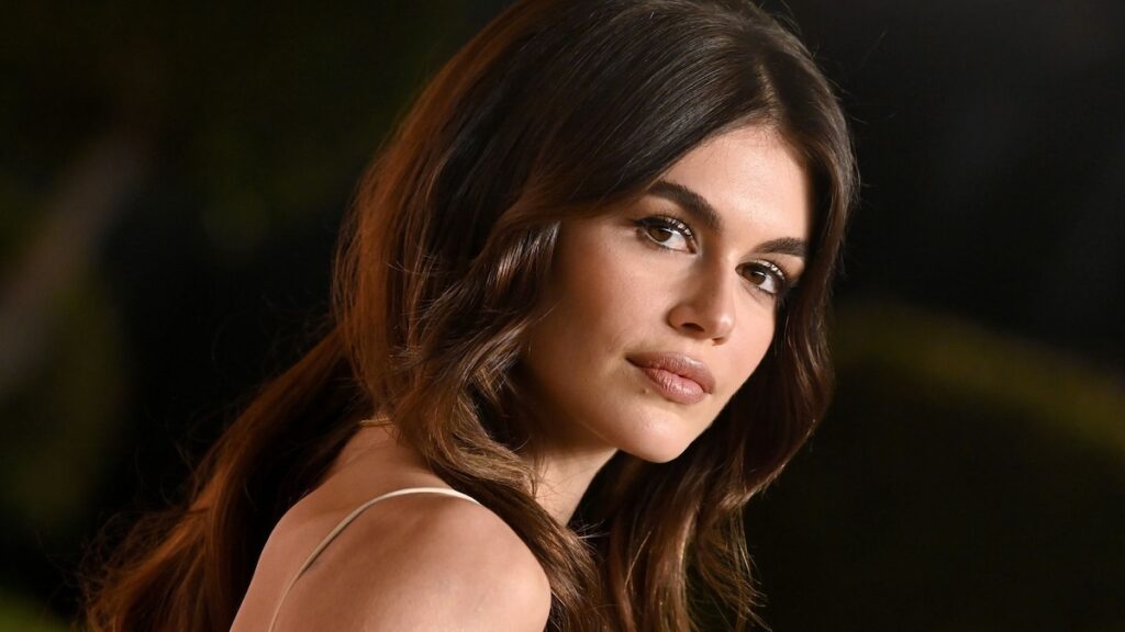 Kaia Gerber está todas las sonrisas compartiendo dulce momento con Travis Jackson: ¿Quién es él?