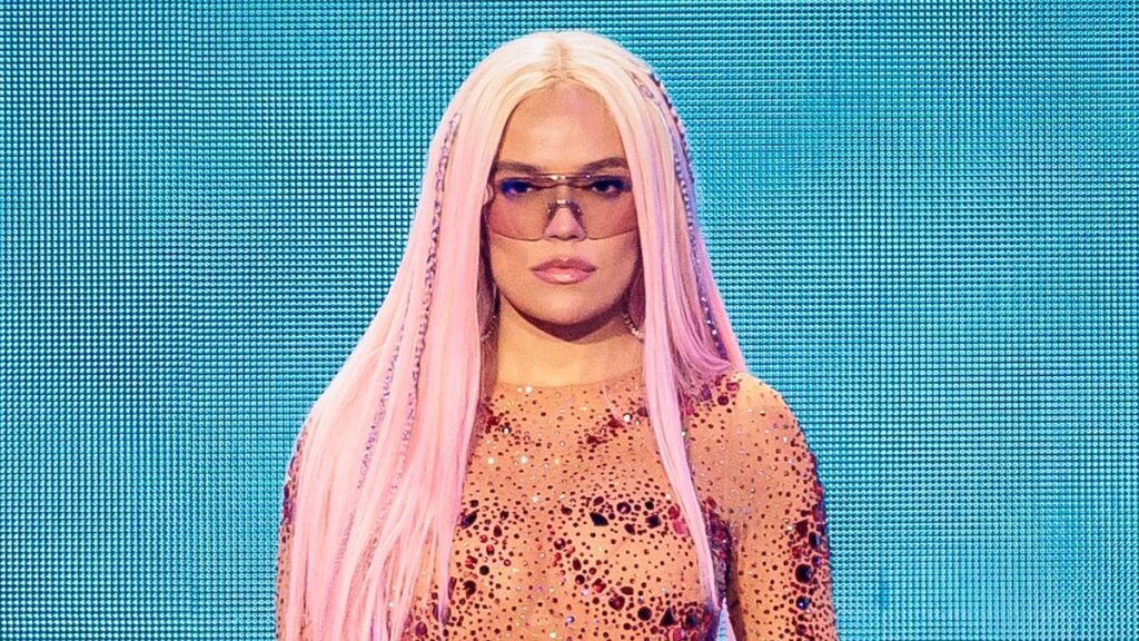 Karol G se vuelve crudo en el tráiler emocional para Netflix Doc ‘Tomorrow fue hermoso’