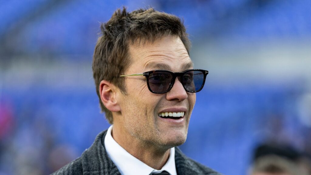 Tom Brady se mueve con su hijo parecido Jack en Coachella