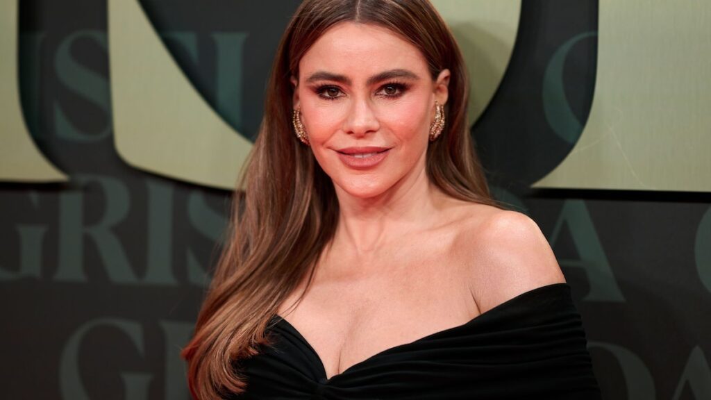 Sofía Vergara aturdía en la parte superior de la bustier de encaje durante la noche con Eva Longoria en Madrid