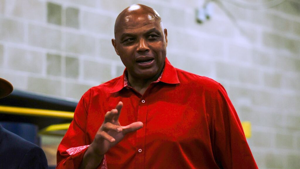 Leyenda de la NBA apunta a Luka Doncic tras la eliminación de los Lakers: “No defiende a nadie”