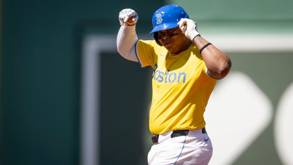 Jugador habría dicho a Rafael Devers que “dejara de hablar” tras la nueva polémica con Boston