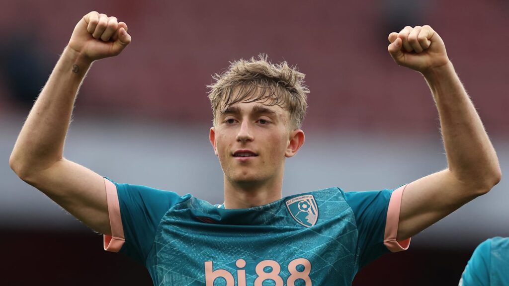 Real Madrid anuncia el fichaje de Dean Huijsen en traspaso desde el Bournemouth