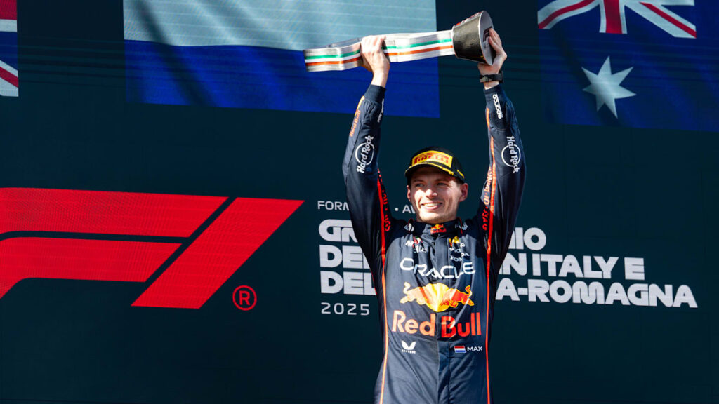 Max Verstappen gana el Gran Premio de Emilia Romagna y acecha a los pilotos de McLaren
