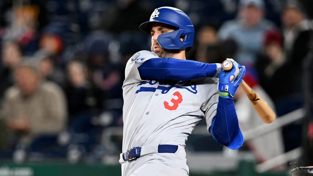 Dodgers colocan en asignación a ganador de dos series mundiales con 10 años en el club