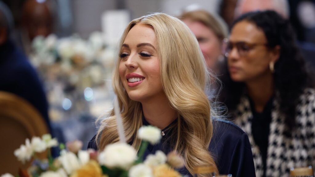 Tiffany Trump muestra a Baby Bump en una nueva sesión de fotos con seres queridos: cuenta regresiva para ‘Baby Boulos’