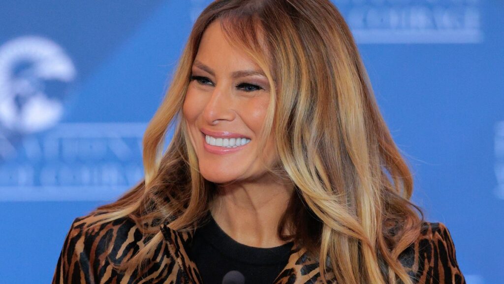 Melania Trump abraza la ‘nueva era’ de AI que narraba el audiolibro de sus memorias con su voz