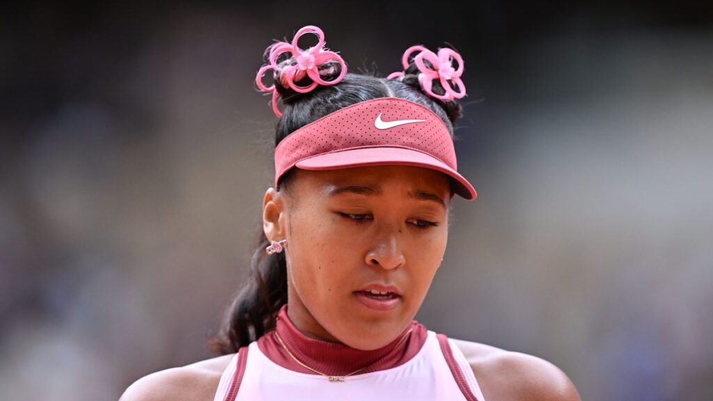 Naomi Osaka se compara negativamente con Serena Williams después de su pérdida del Abierto de Francia