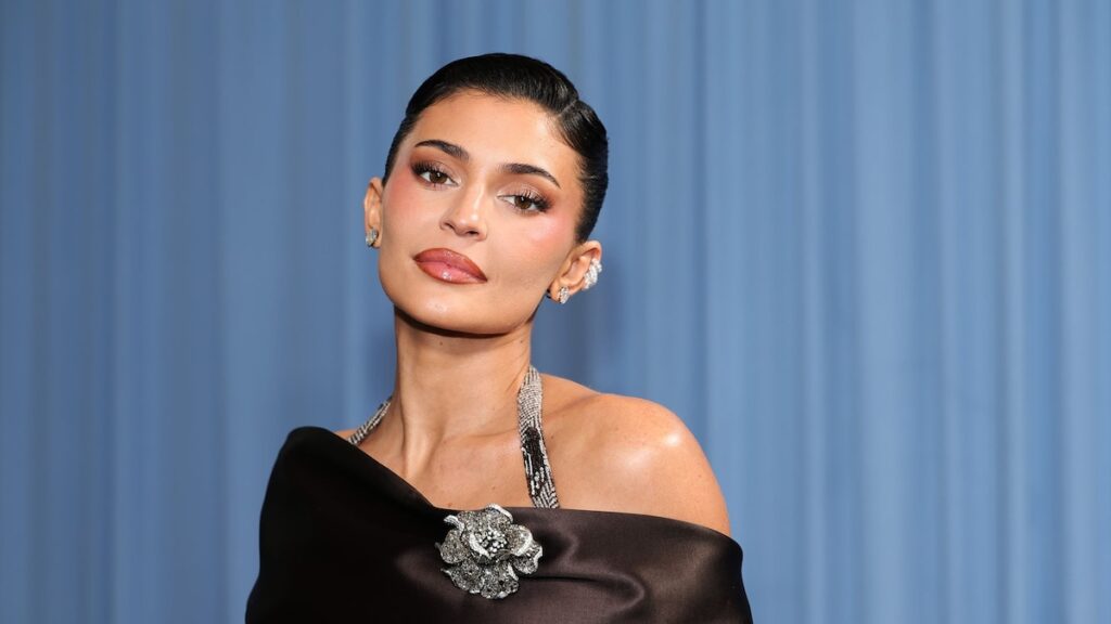 Bikini Fotos de Bikini de Kylie Jenner rumores de cirugía plástica (fotos)