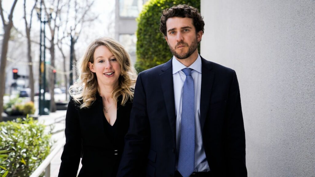 El socio de Elizabeth Holmes recauda millones para una nueva máquina de pruebas de sangre