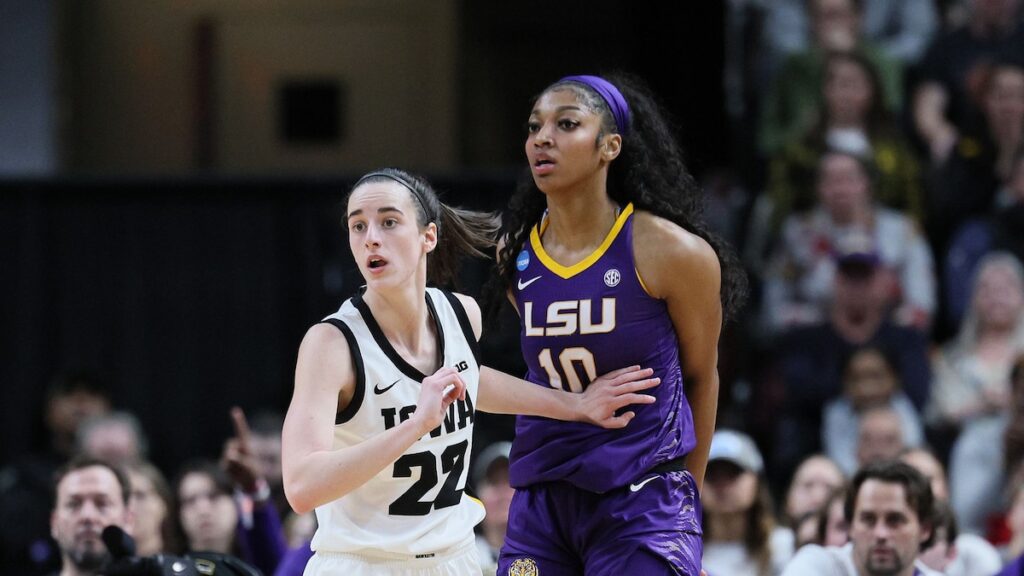 Caitlin Clark y Angel Reese agregan combustible a su rivalidad después de un rebote ofensivo