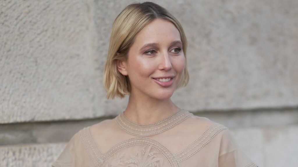 Princesa Olympia de los canales de Grecia Carrie Bradshaw con vestido vintage