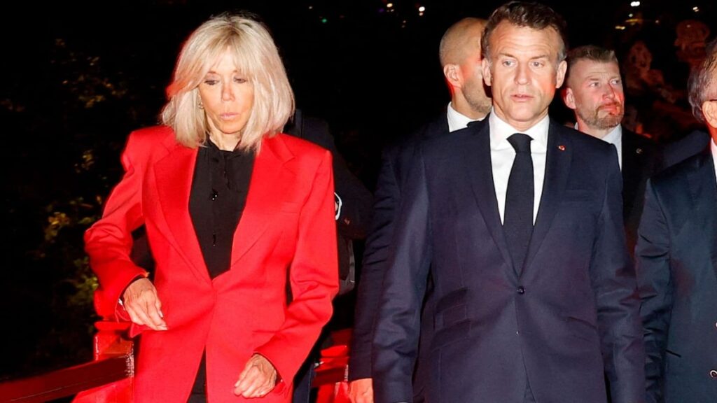 La controvertida gesto de Brigitte Macron chispas de reacción global