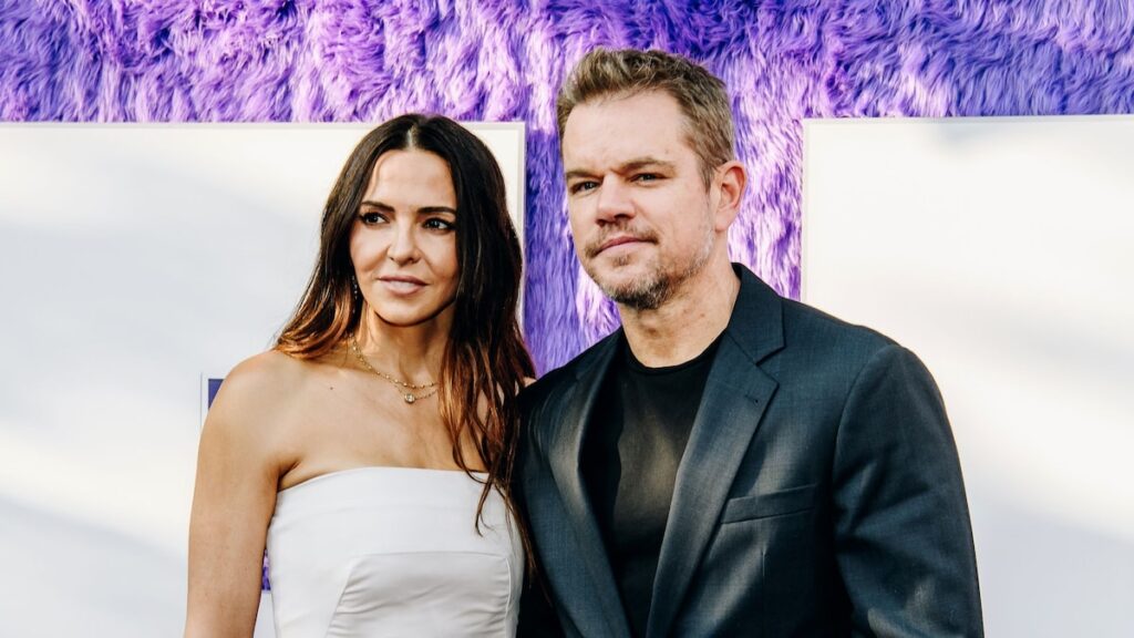 Matt Damon se ve irreconocible en una cita romántica con la esposa Luciana Barroso en la ciudad de Nueva York