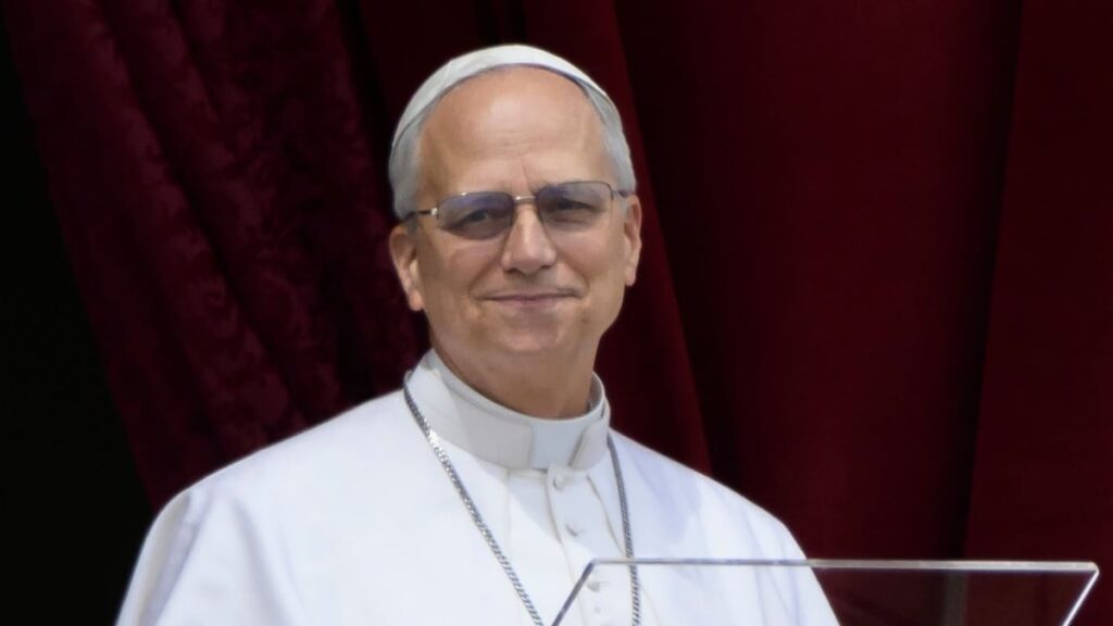 El Papa Leo XIV tratando de poner a su hermano en el teléfono te hará reír