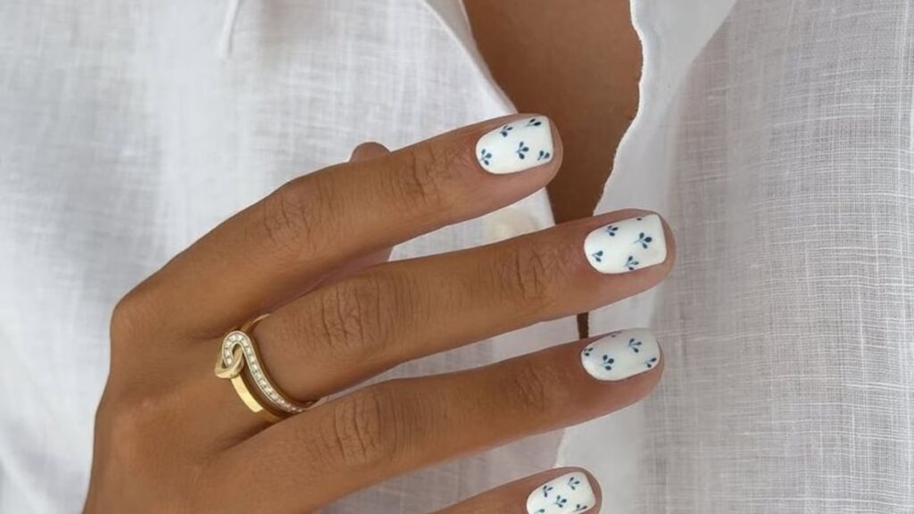 12 tonos que instantáneamente hacen que tus manos se vean más jóvenes