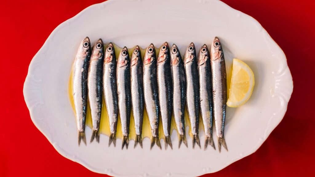 Los mejores alimentos con vitamina D, según expertos en nutrición (y por qué probablemente no obtenga suficiente)