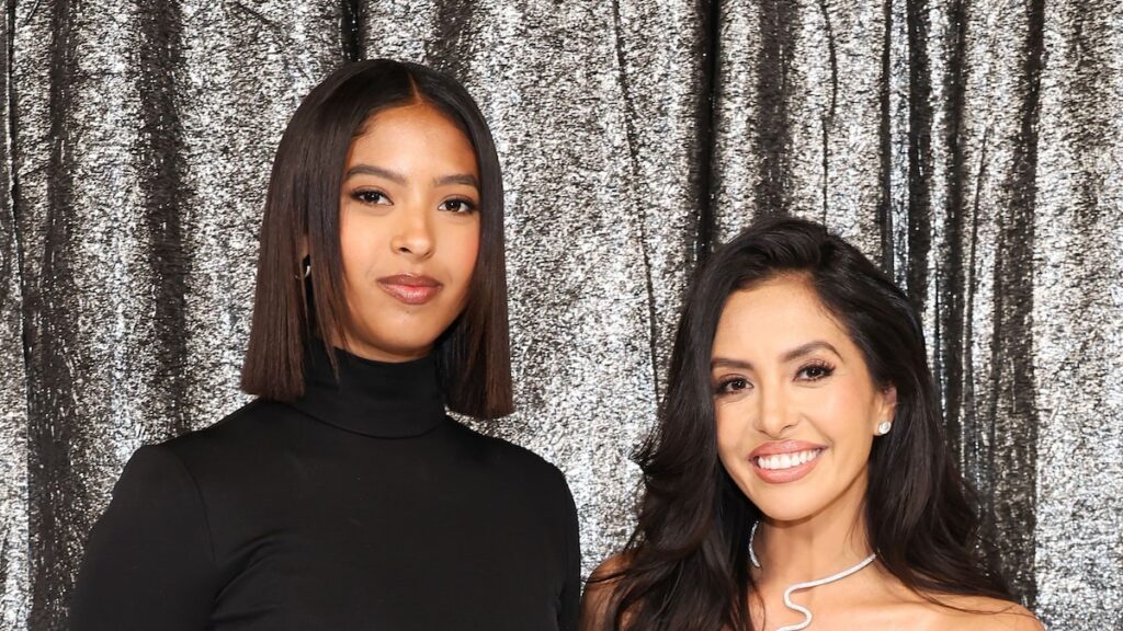 Los graduados de Natalia Bryant cum laude de la Universidad del Sur de California, la madre Vanessa Bryant está “tan orgullosa”