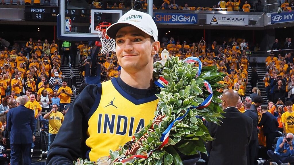 Álex Palou Celebra Su Indy 500 en el J3 de Knicks Ante Pacers