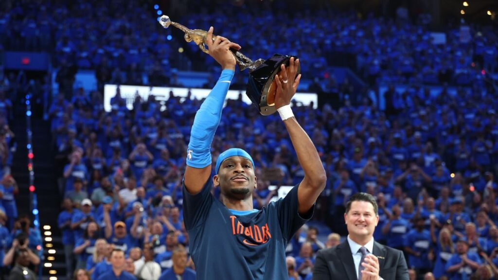 El Alcalde de Okc Honra A Shai Gilgeous-Alexander con la Proclamación del ‘Día de Shai’