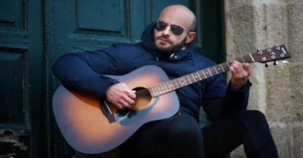 Hany Kauam Rinde Tributo A Los Grandes Exponentes del Merengue Con “Botellas”