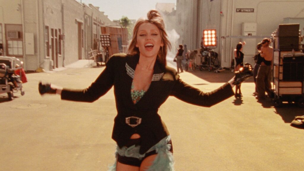 Maná y Carín León, Miley Cyrus, Gloria Estefan y más