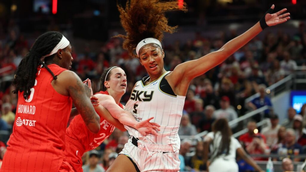 WNBA INVESTIGA COMENTARIOS DE ODIO TRAS INCIDENE Clark-Reese