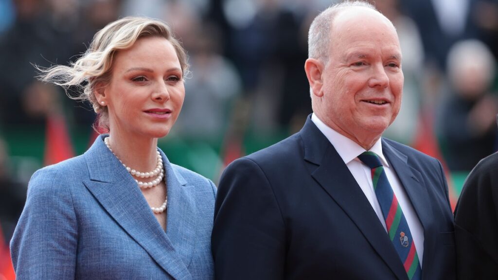 La princesa Charlene y el príncipe Albert son padres orgullosos ya que los gemelos reciben la primera comunión: fotos