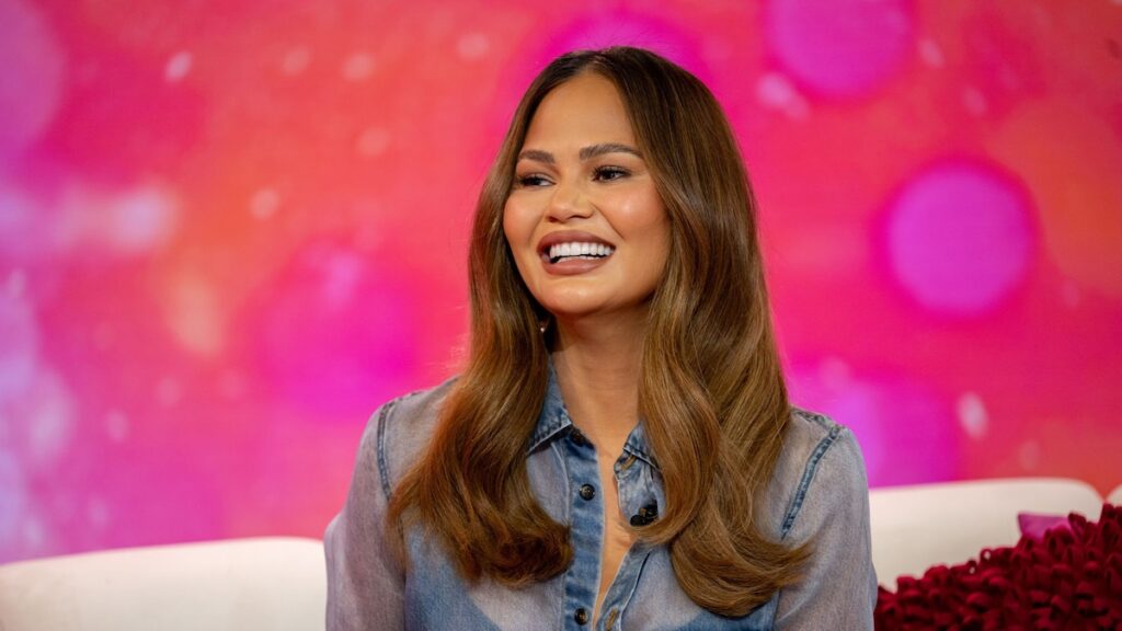 Chrissy Teigen finalmente revela qué cirugía tuvo y por qué
