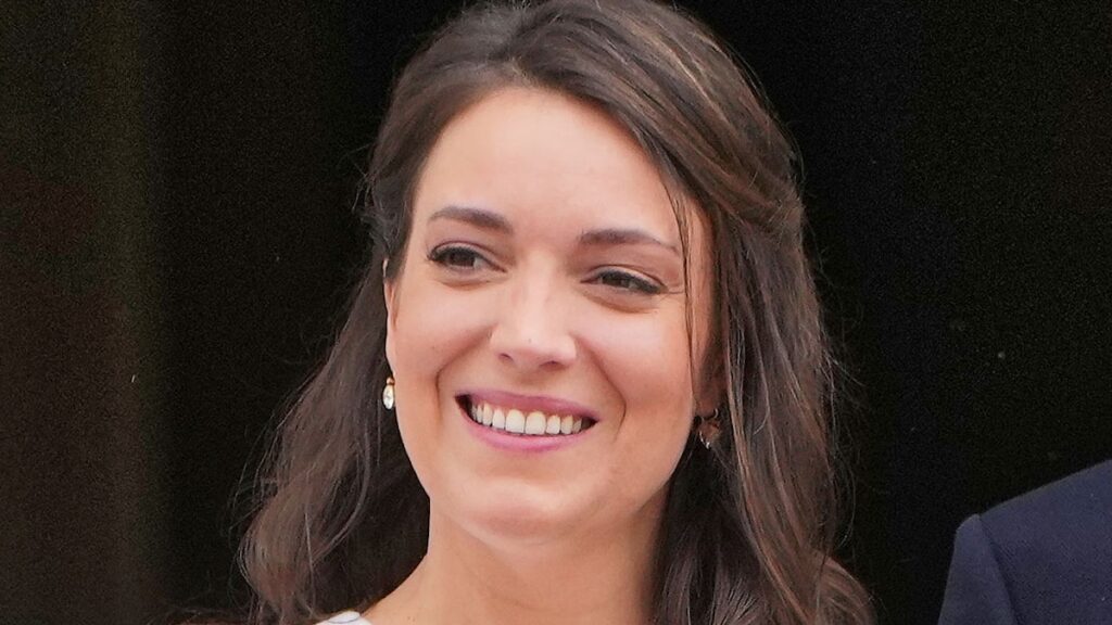 La princesa Alexandra muestra a Baby Bump días después del anuncio del embarazo