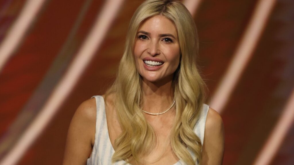 Ivanka Trump deja nota coqueta para el jugador de los Eagles Eli Ricks después de que él la llama “exactamente mi tipo”