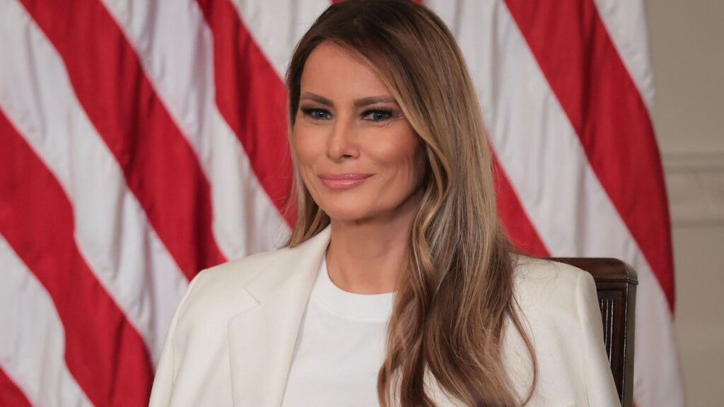 La primera dama Melania Trump honra a la ex primera dama en la Casa Blanca