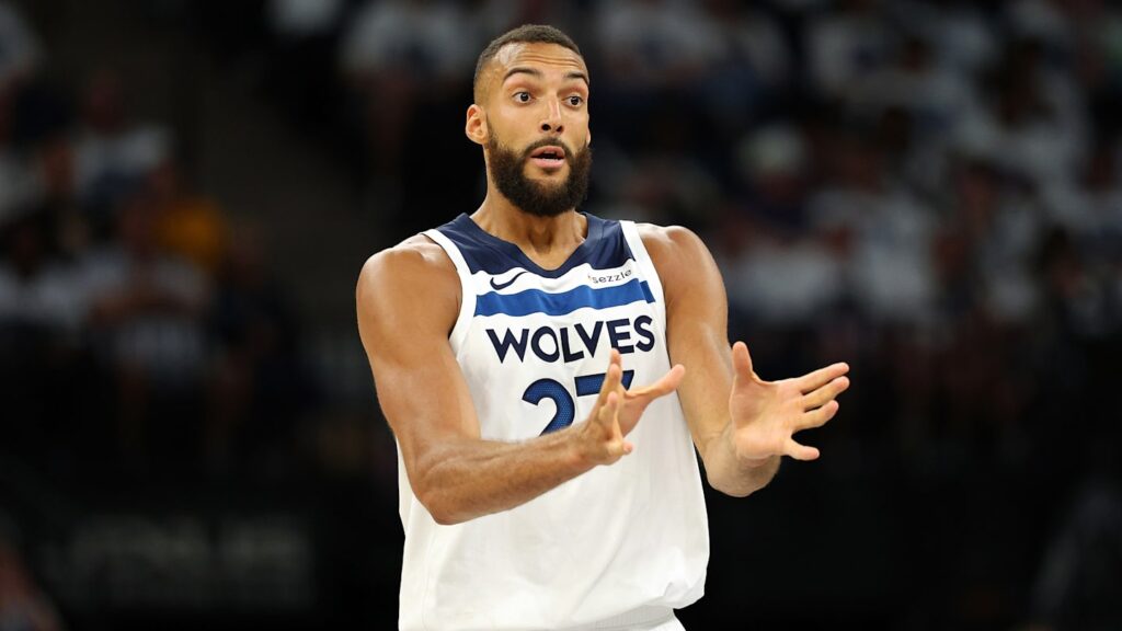 El quinteto titular de Los Angeles Lakers con el centro Rudy Gobert para la temporada 2025-26