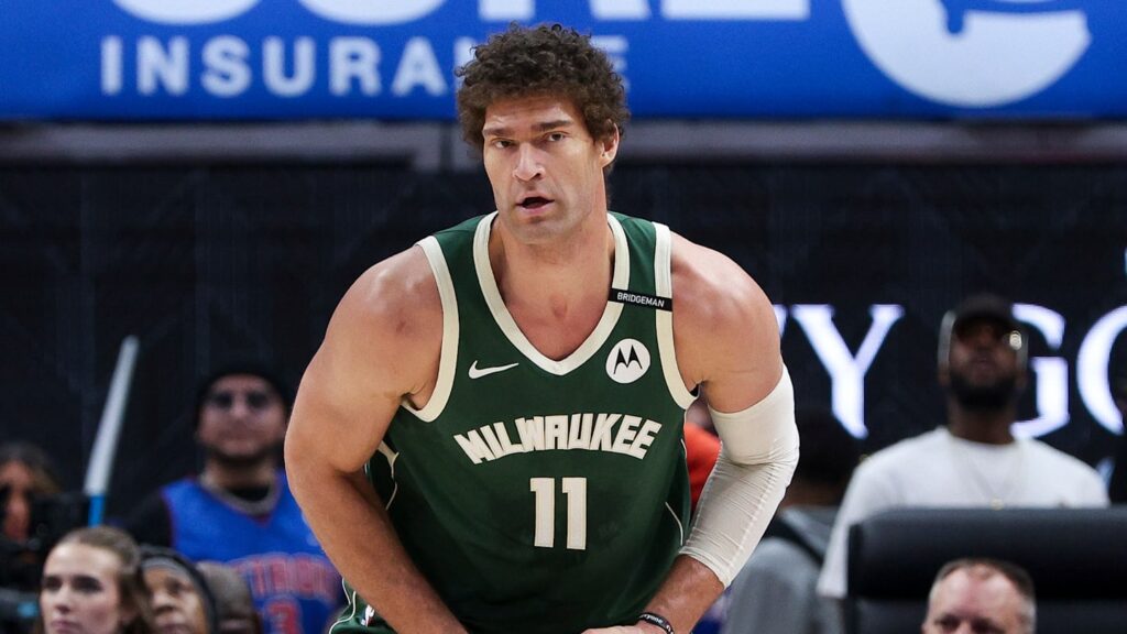 El equipo que peleará con los Lakers la firma del centro Brook Lopez