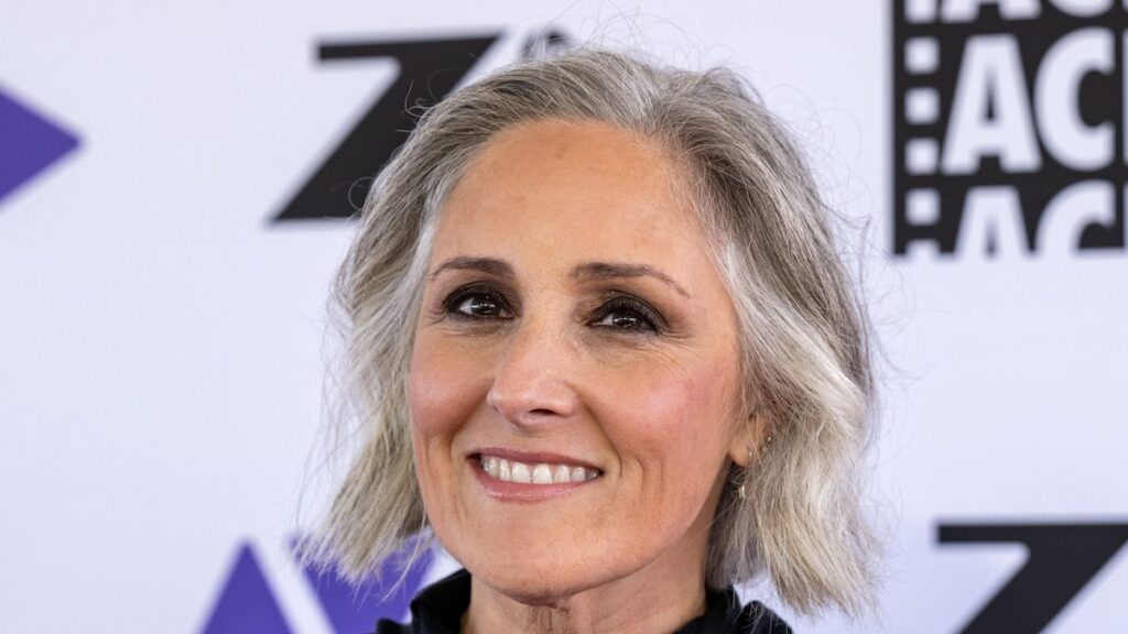 Ricki Lake muestra su estiramiento facial, ella llama ‘lo mejor’ que ha visto